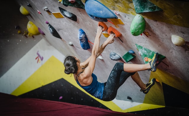 Climber Who Competed Without Hijab Is Cheered on Return to Iran